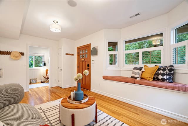 Property photo for 1528 NE 97th St, Seattle photo 5