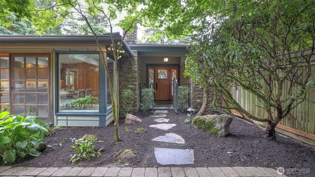 Property photo for 10555 SE 28th Street, Beaux Arts