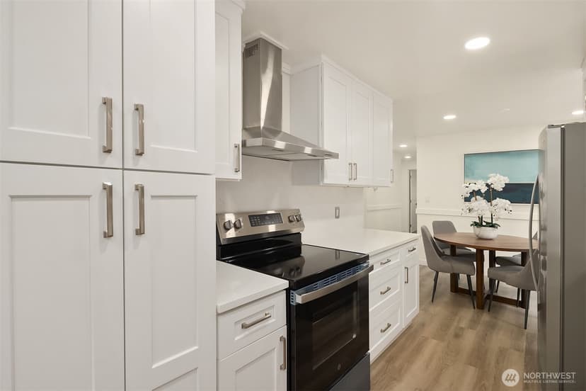 Property photo for 16110 Evanston Avenue N, Shoreline photo 14