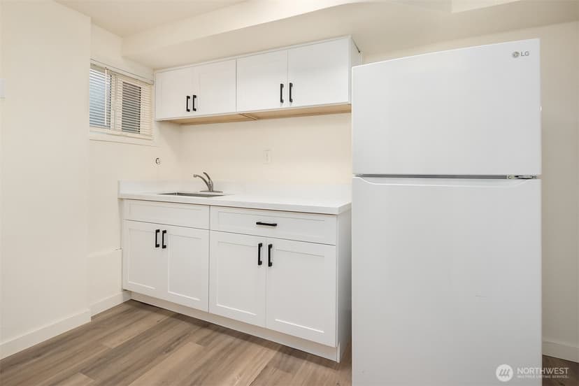 Property photo for 16110 Evanston Avenue N, Shoreline photo 24