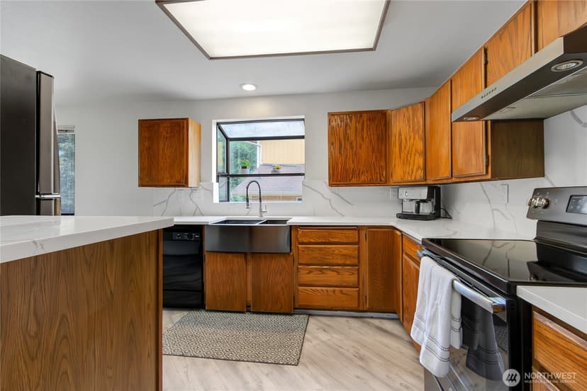 Property photo for 9715 110th Street Ct SW, Lakewood photo 9