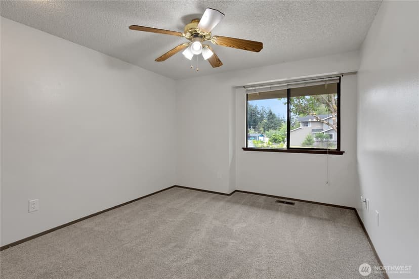 Property photo for 9715 110th Street Ct SW, Lakewood photo 18