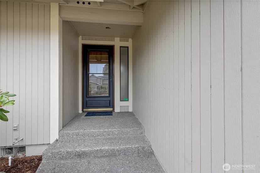 Property photo for 9715 110th Street Ct SW, Lakewood photo 3