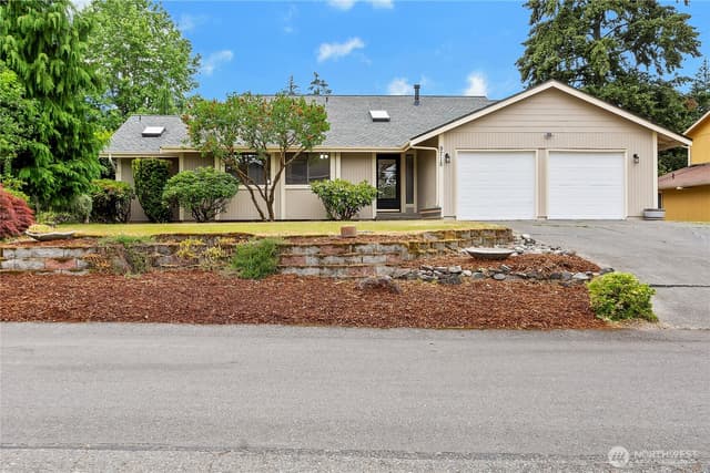 Property photo for 9715 110th Street Ct SW, Lakewood photo 2