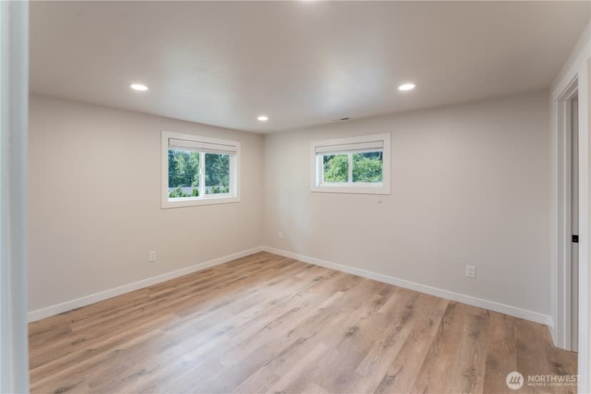 Property photo for 607 244th Street SW, Bothell photo 12