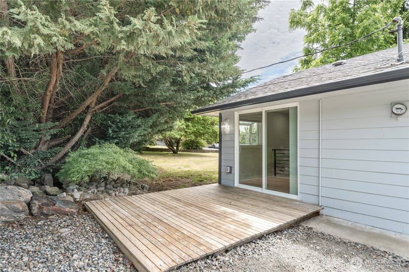 Property photo for 607 244th Street SW, Bothell photo 25
