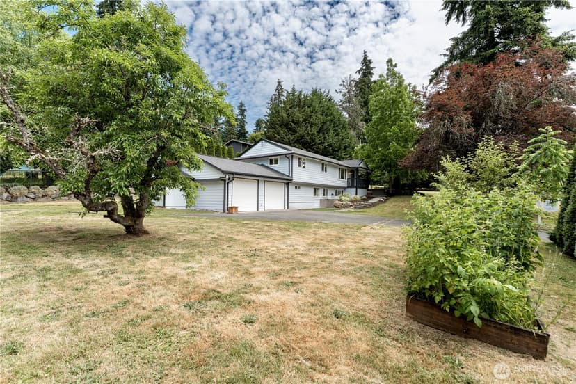 Property photo for 607 244th Street SW, Bothell photo 28