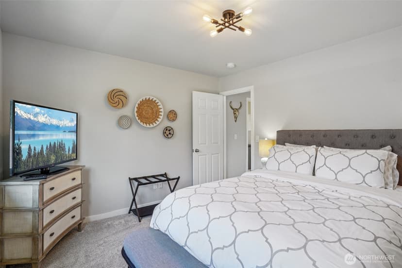 Property photo for 9058 Eagle Point Loop Road SW, Lakewood photo 18