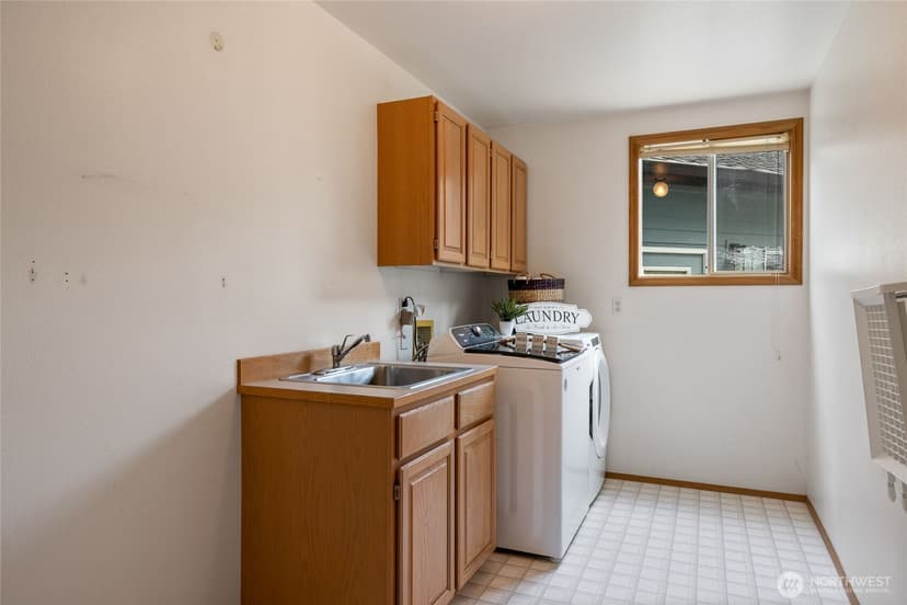 Property photo for 28014 180th Avenue SE, Kent photo 10