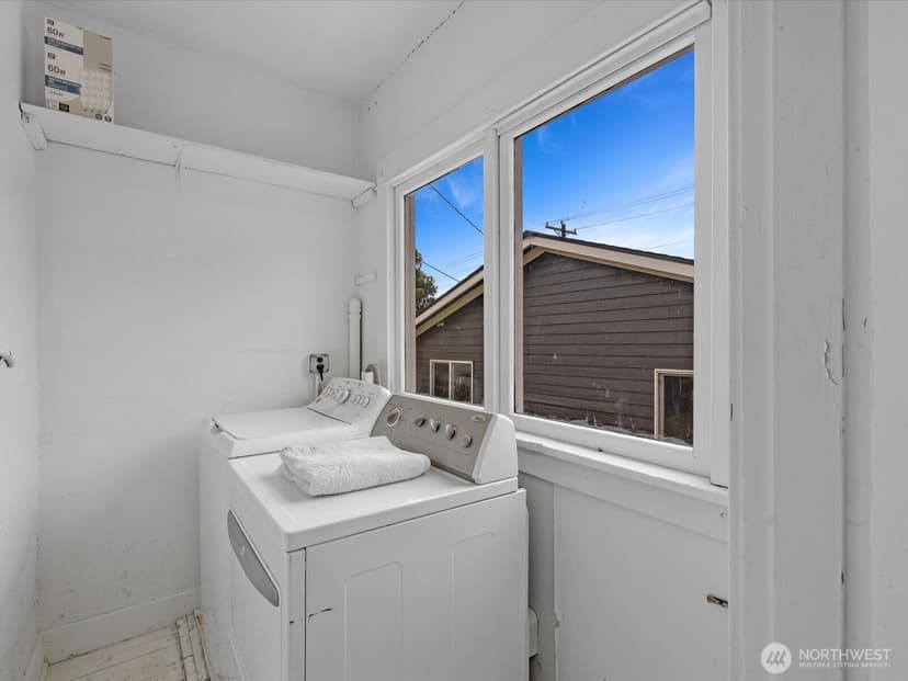 Property photo for 1218 E Marine View Drive, Everett photo 17