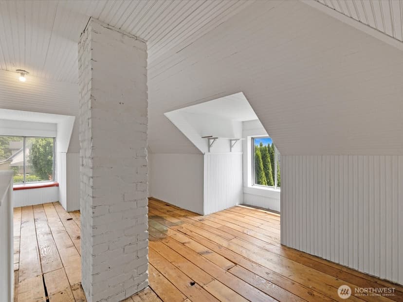 Property photo for 1218 E Marine View Drive, Everett photo 14