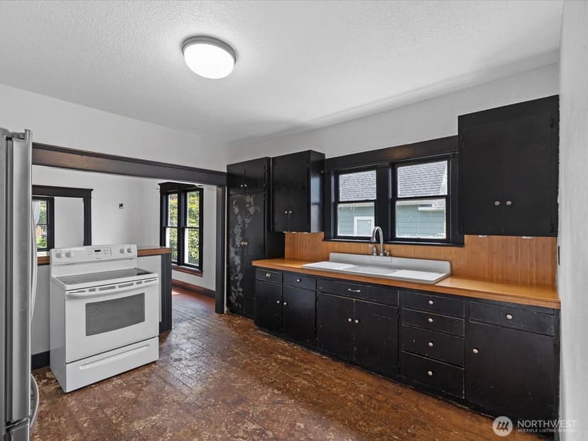 Property photo for 1218 E Marine View Drive, Everett photo 10
