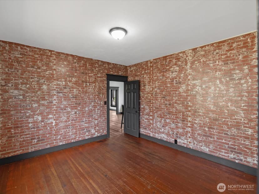 Property photo for 1218 E Marine View Drive, Everett photo 13