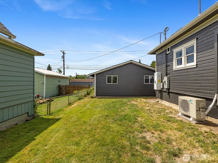 Property photo for 1218 E Marine View Drive, Everett photo 25