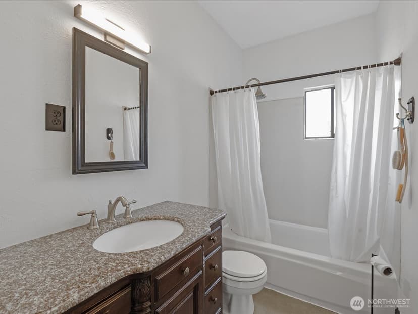 Property photo for 1218 E Marine View Drive, Everett photo 11