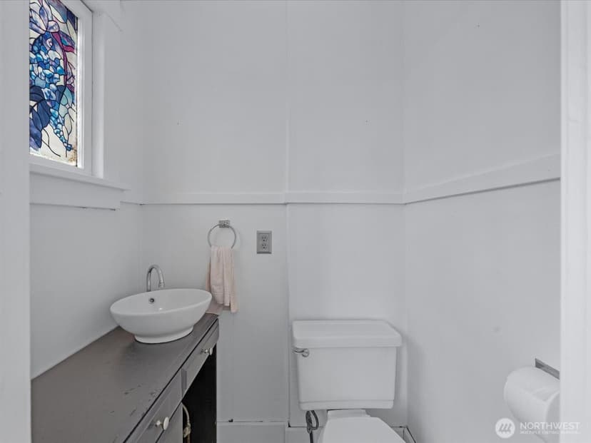 Property photo for 1218 E Marine View Drive, Everett photo 19