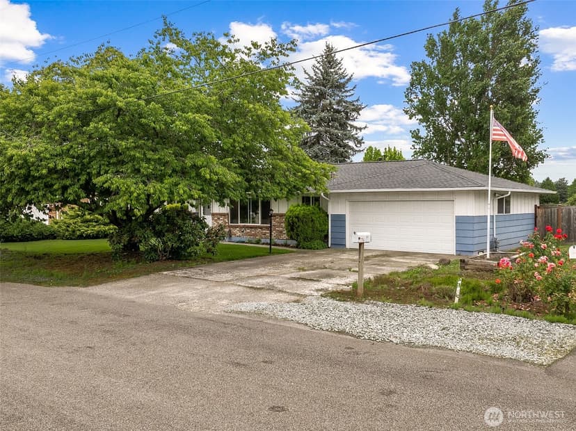Property photo for 1005 17th Street NW, Puyallup photo 3