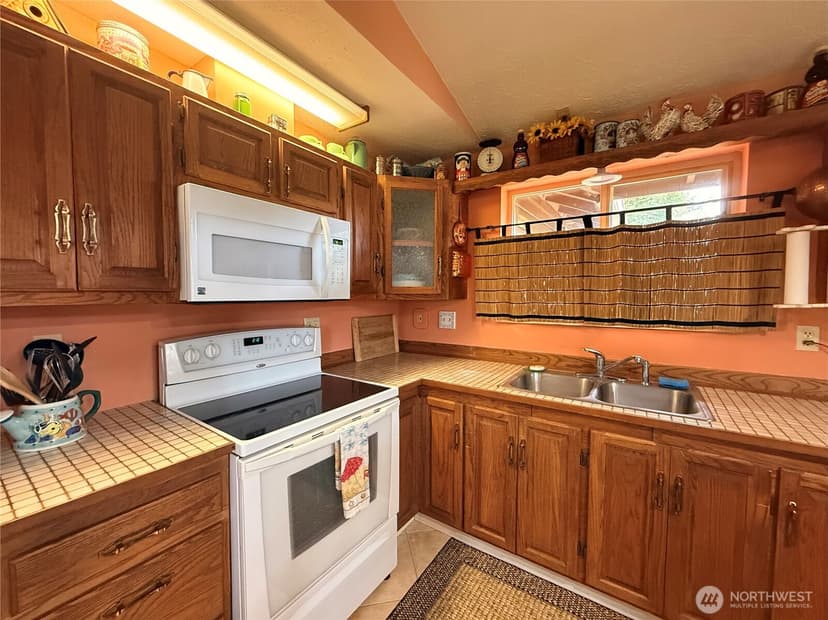 Property photo for 504 Duck Lake Drive SE, Ocean Shores photo 5