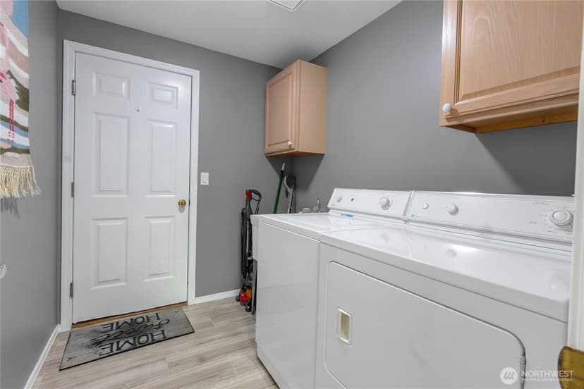 Property photo for 4 Lakewood Oaks Drive, Lakewood photo 19