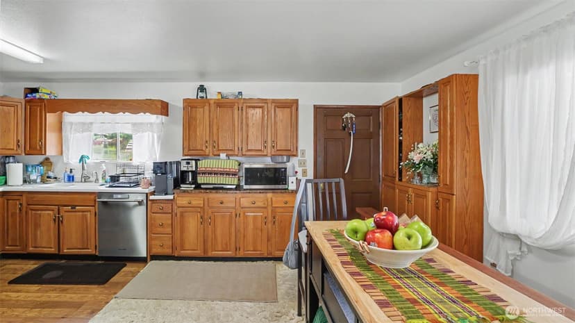 Property photo for 2194 NE 8th Place, Renton photo 6