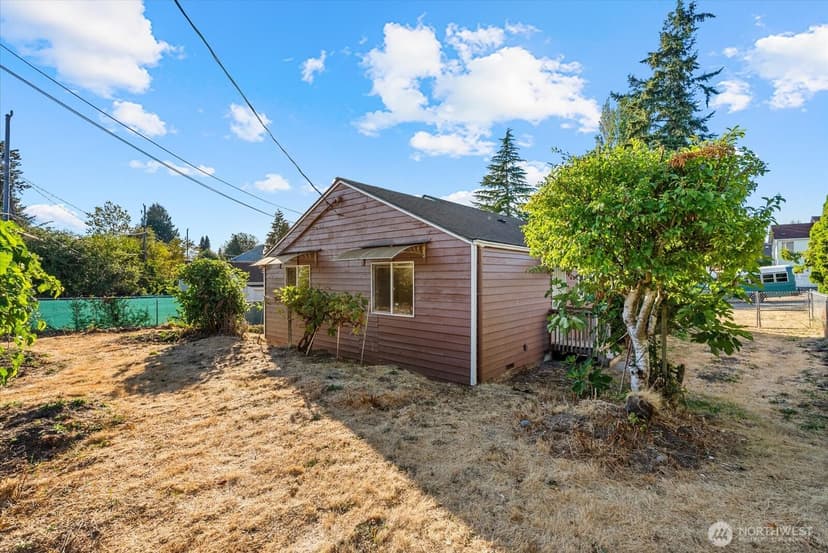 Property photo for 2131 S Bennett Street, Seattle photo 23