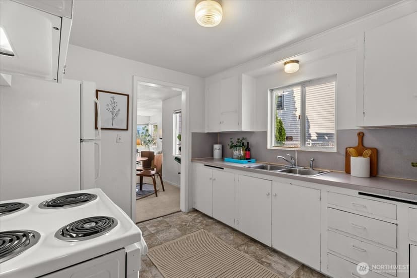 Property photo for 2131 S Bennett Street, Seattle photo 10
