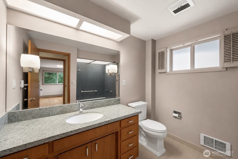 Property photo for 35623 9th Avenue SW, Federal Way photo 12
