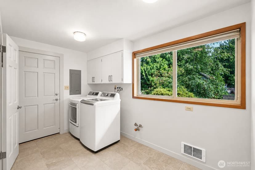 Property photo for 35623 9th Avenue SW, Federal Way photo 16