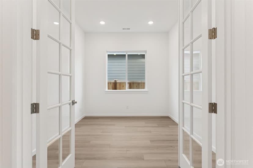 Property photo for 5811 Thornhill Avenue SW #300, Port Orchard photo 2