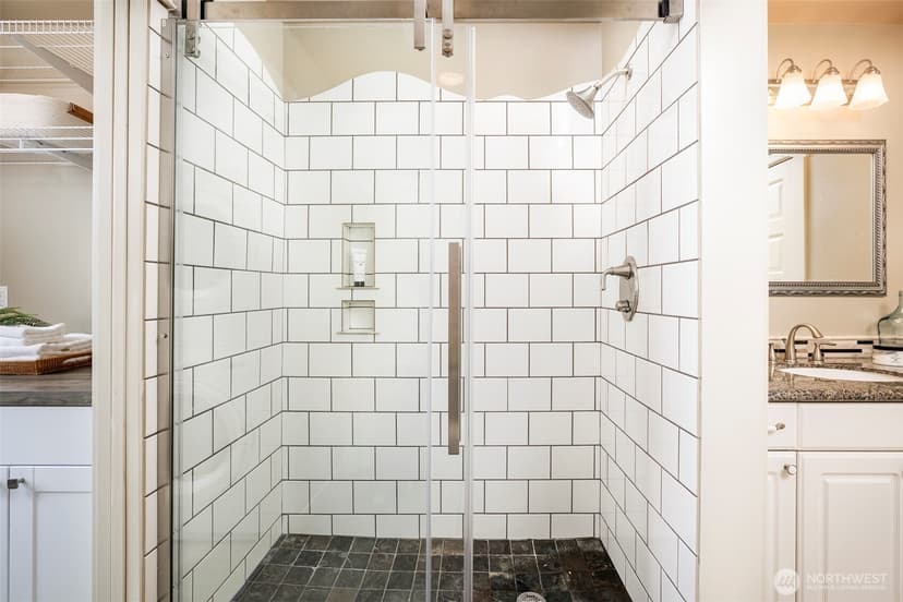 Property photo for 11034 Phinney Avenue N, Seattle photo 20