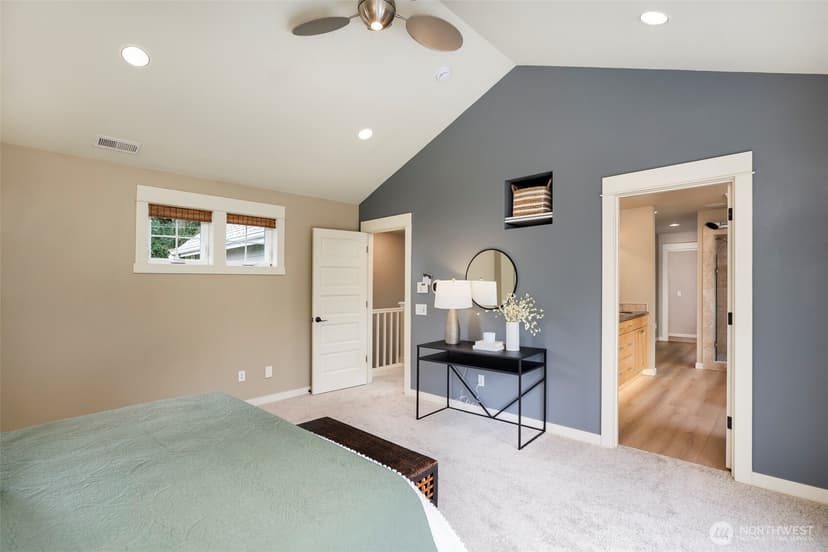 Property photo for 11034 Phinney Avenue N, Seattle photo 14