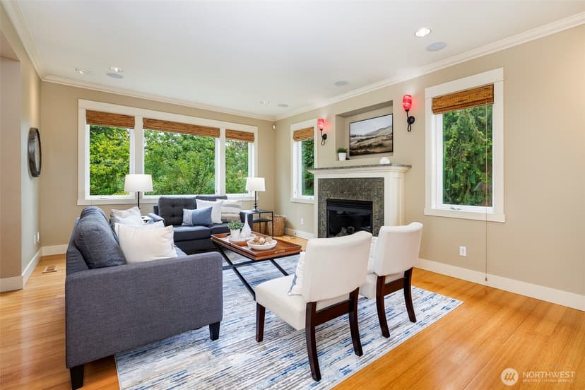 Property photo for 11034 Phinney Avenue N, Seattle photo 4