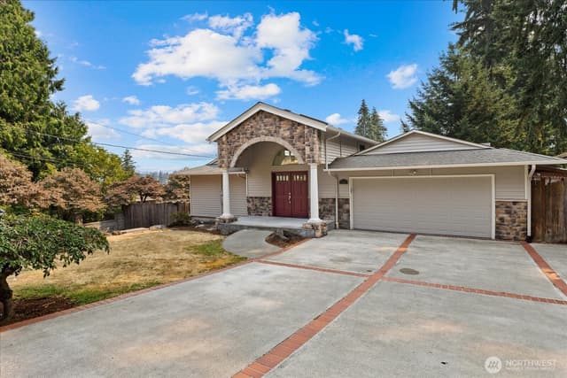 Property photo for 1704 154th Avenue SE, Bellevue photo 3
