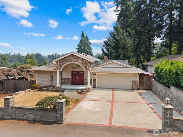 Property photo for 1704 154th Avenue SE, Bellevue photo 2
