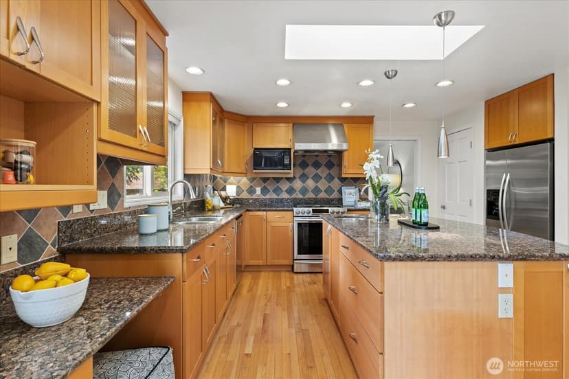 Property photo for 1704 154th Avenue SE, Bellevue photo 16