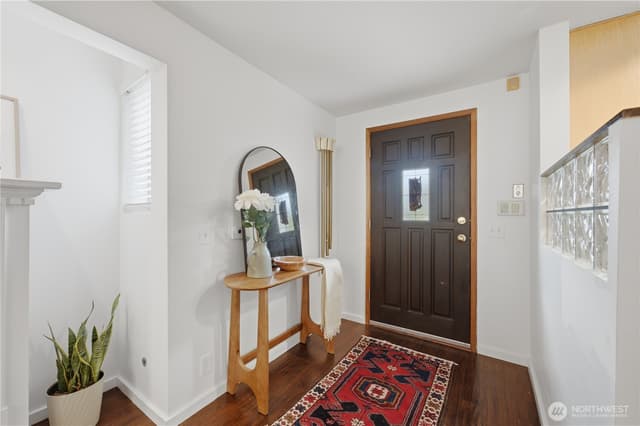 Property photo for 9231 26th Avenue SW, Seattle photo 4