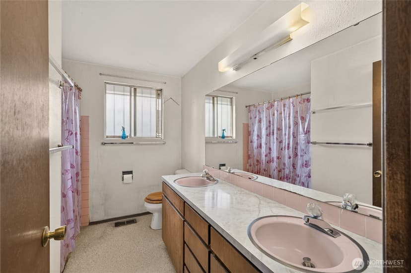 Property photo for 2715 22nd Avenue S, Seattle photo 9