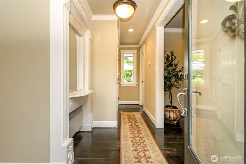 Property photo for 10415 Brook Lane SW, Lakewood photo 10