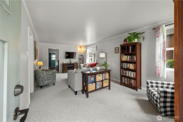 Property photo for 1925 Rainier Avenue, Everett photo 5