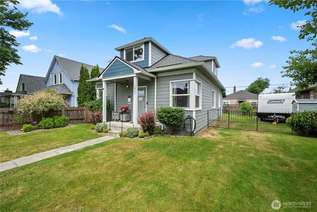 Property photo for 1925 Rainier Avenue, Everett photo 4