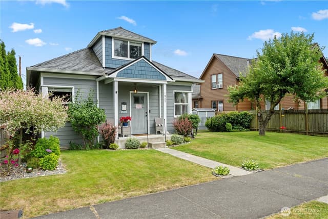 Property photo for 1925 Rainier Avenue, Everett photo 3