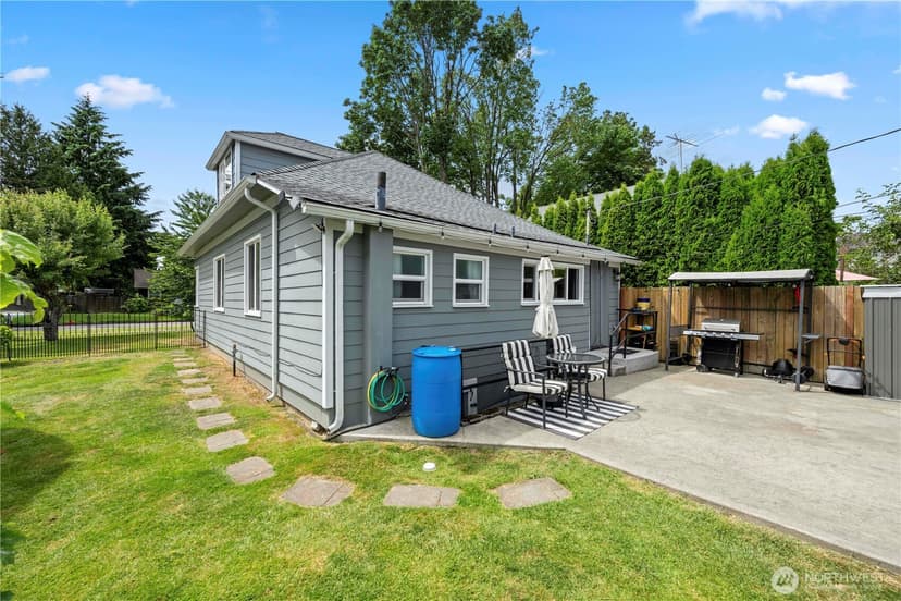 Property photo for 1925 Rainier Avenue, Everett photo 28