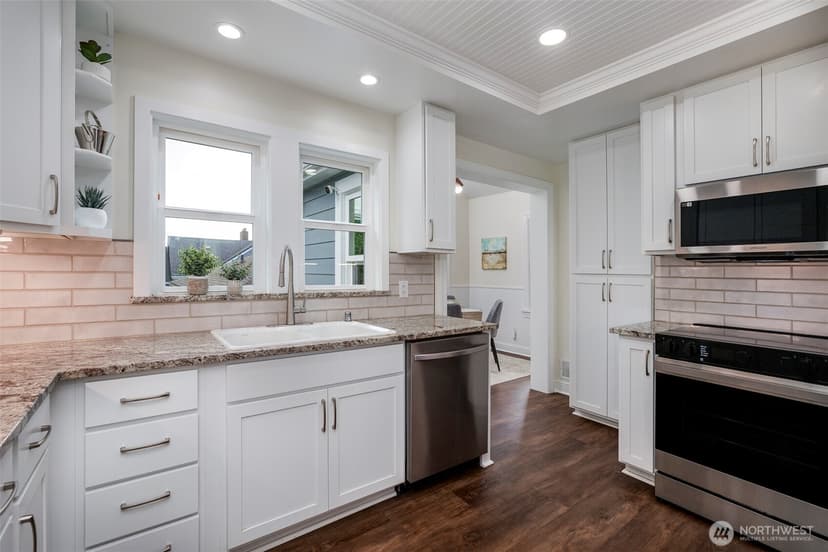 Property photo for 610 N 125th Street, Seattle photo 9