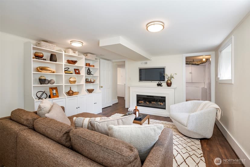 Property photo for 610 N 125th Street, Seattle photo 19