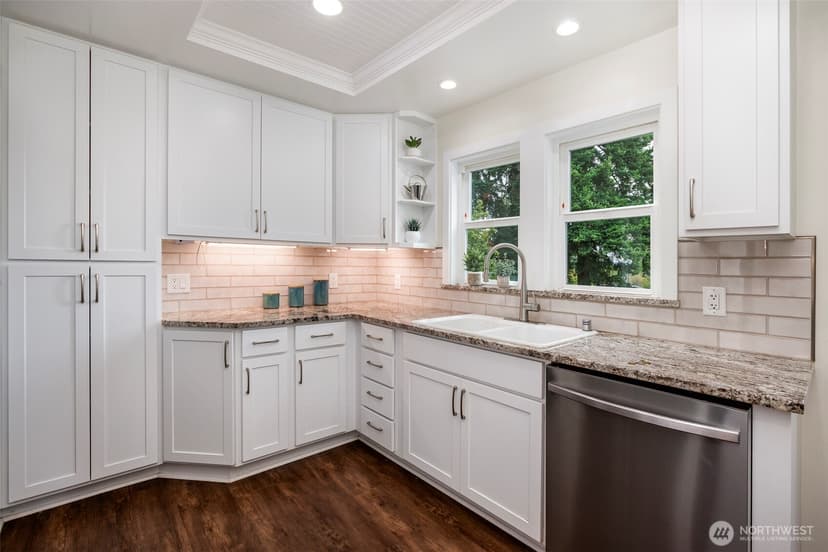 Property photo for 610 N 125th Street, Seattle photo 10