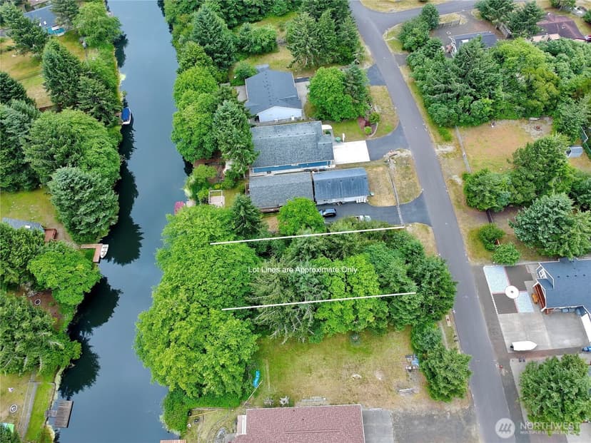 Property photo for 772 Island Circle SE, Ocean Shores photo 16