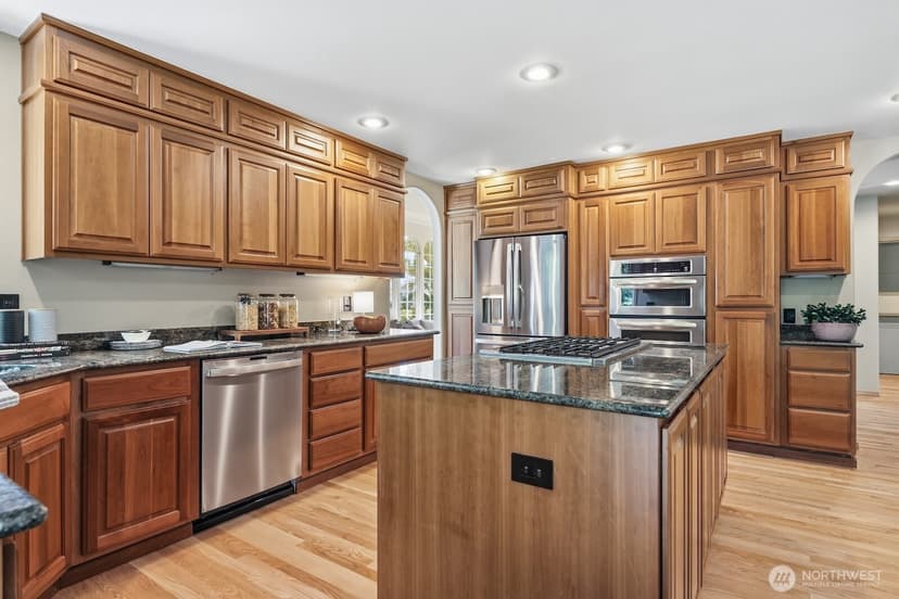 Property photo for 18009 Ambleside Court, Arlington photo 10