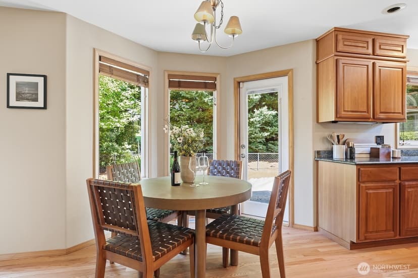 Property photo for 18009 Ambleside Court, Arlington photo 13