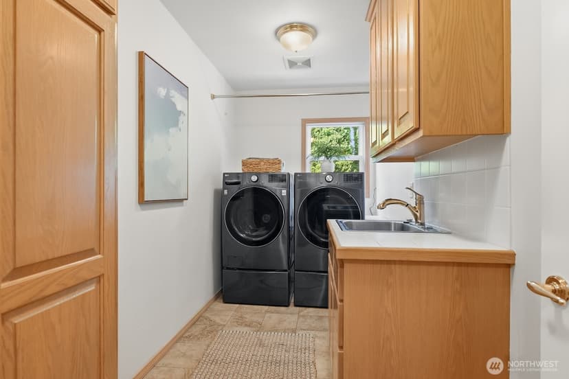 Property photo for 18009 Ambleside Court, Arlington photo 29