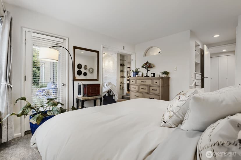 Property photo for 2134 Waverly Place N #103, Seattle photo 12